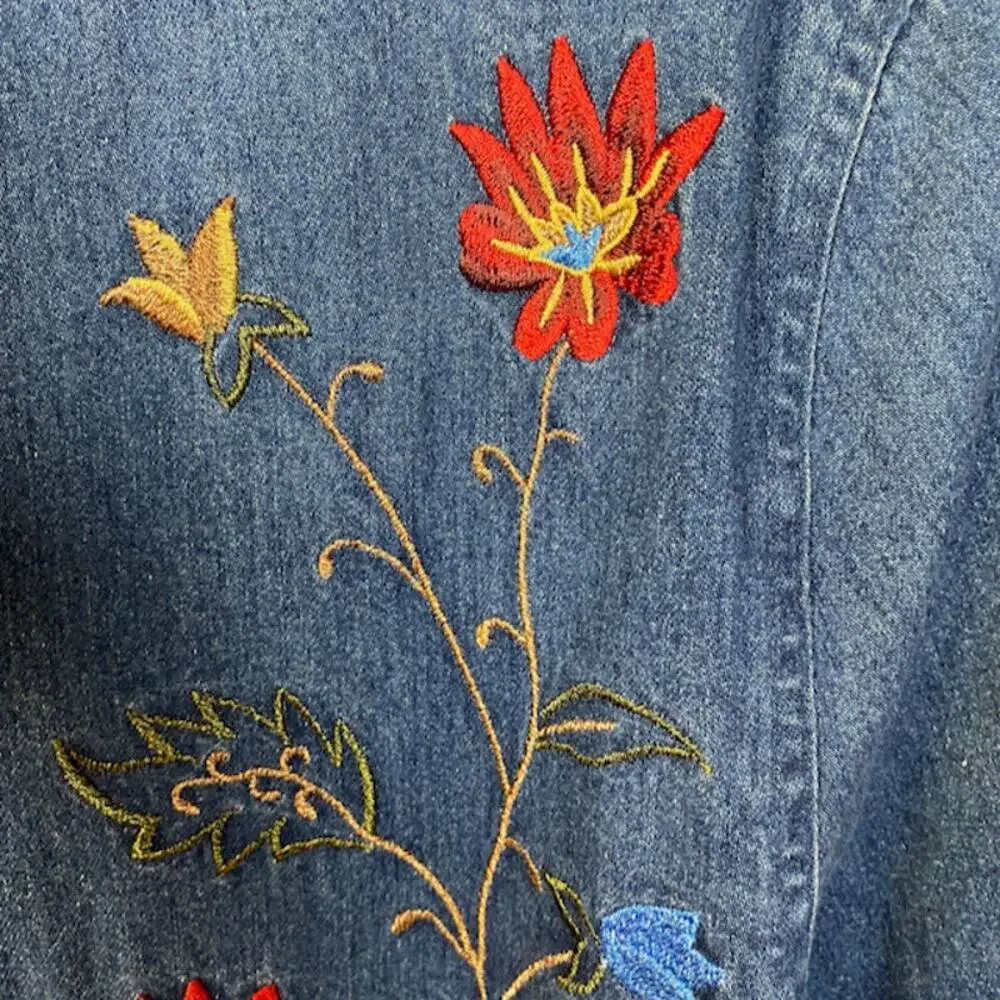 TALBOTS Sz 8 Embroidered Denim Shirt Jacket Boho Floral Jean Metal Buttons